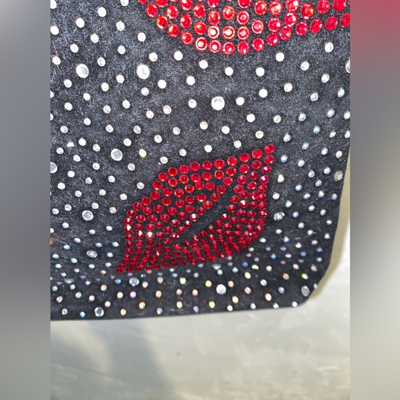 Red Lip Crossbody Bag for woman - Picture 2 of 11